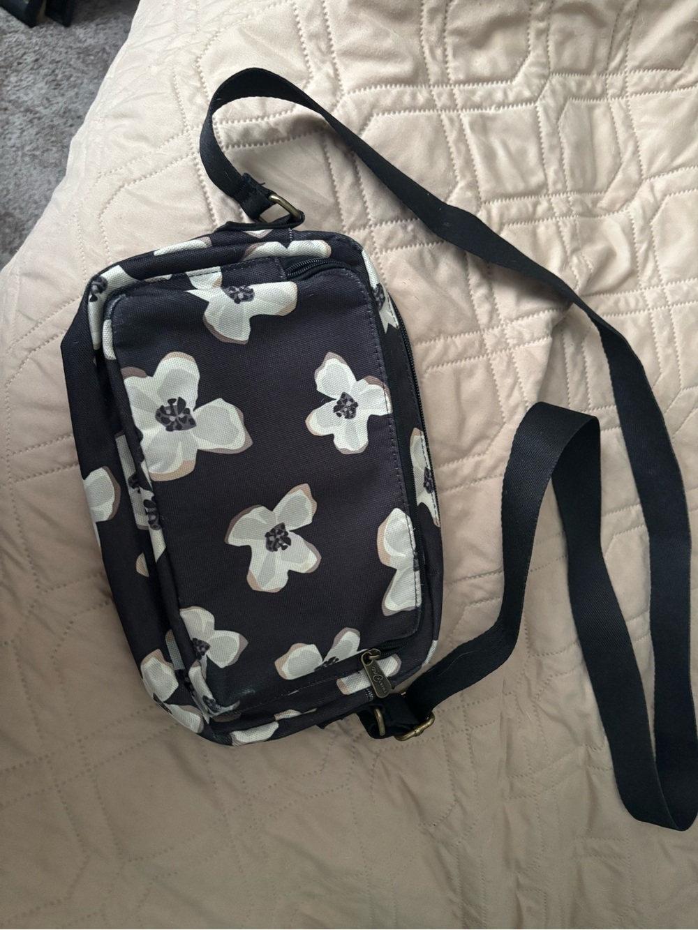 thirty-one Black Crossbody Bag with Cream Floral Print